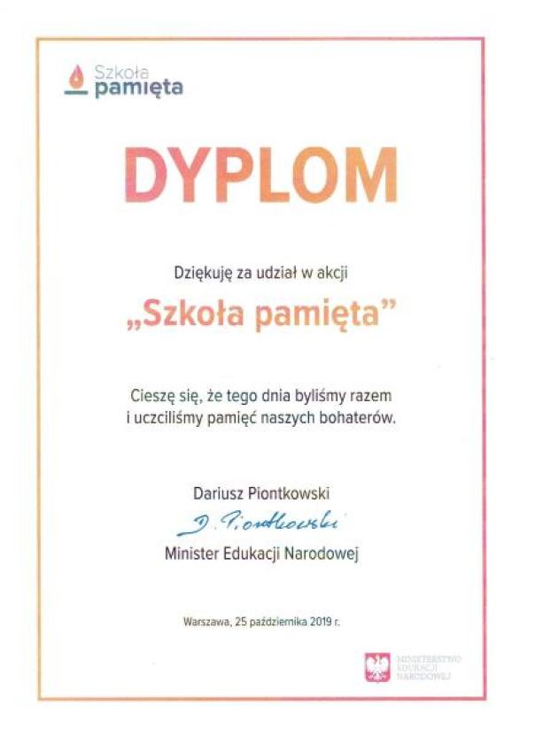 Włączyliśmy się w akcję Ministerstwa Edukacji Narodowej „Szkoła pamięta”. Celem tej inicjatywy było zorganizowanie działań upamiętniających ważne postaci oraz wydarzenia. Włączyliśmy się w akcję Ministerstwa Edukacji Narodowej „Szkoła pamięta”. Celem tej inicjatywy było zorganizowanie działań upamiętniających ważne postaci oraz wydarzenia.